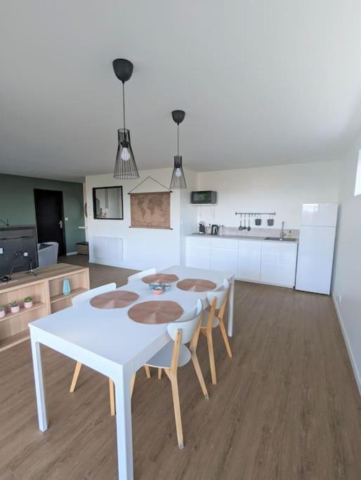 Bienvenue Chez Severine Et Julien Appartement 75M2 Mirefleurs Bagian luar foto
